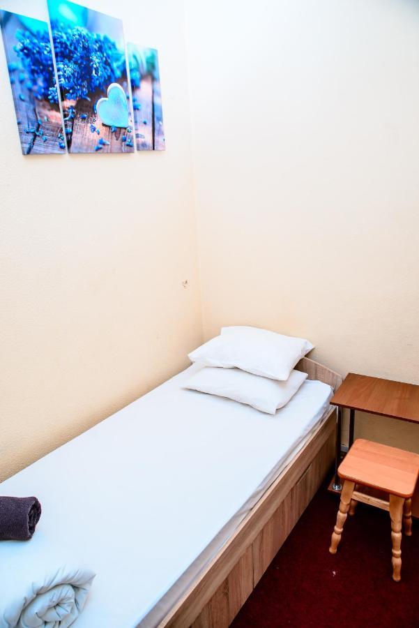 U-Compass Albergue Kiev Exterior foto